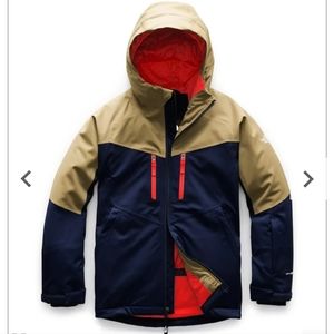 North Face boys Chakal jacket. Size S.